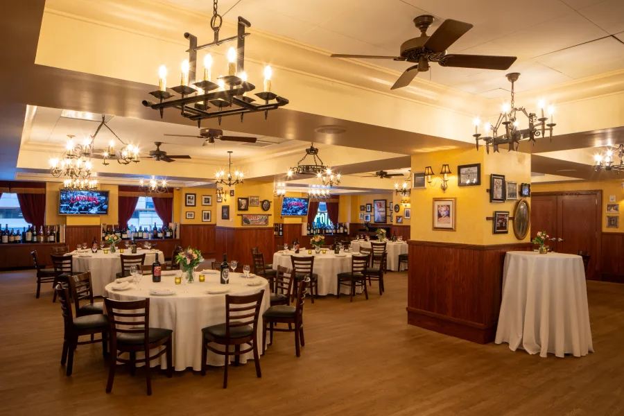 The Venue: Carmine's in Times Square Photo